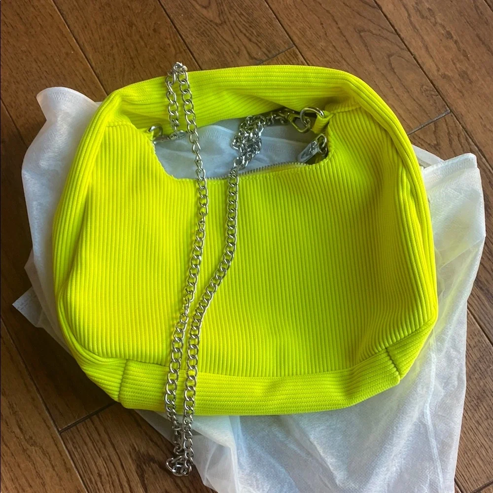 Vibrant Yellow Shoulder Bag with Textured Finish and Chain Detail - Picture 2 of 9